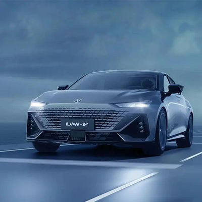 Multifunktionales Lenkrad Chang präsentiert ein Uni-V-Mikroauto für bezahlbare Pendelfahrten