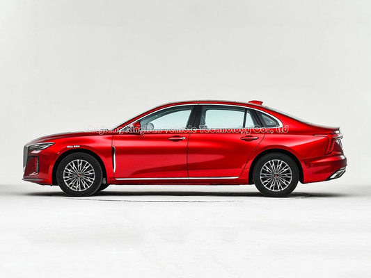 FAW Hongqi H5 Benzinfahrzeug mit geschlossener Karosserie und weißer Außenfarbe