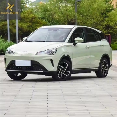 Lange Reichweite 318 km 401 km Neta Nezha Aya 2023 SUV mit geschlossenem Karosserietypen und mehreren Farben