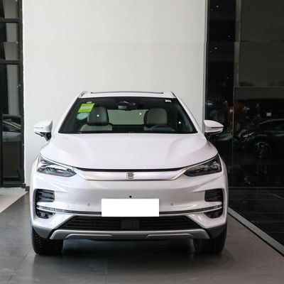 Benzin-SUV Byd Tang 7 Sitzplätze 635km Reichweite Elektrischer Fahrer