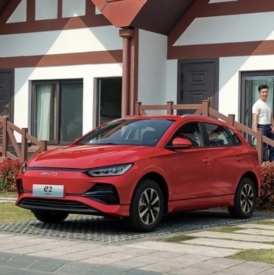 5 Sitzplätze Byd E2 405km Reichweite 2023 EV Elektroauto mit 70kw Maximalleistung und Leistung