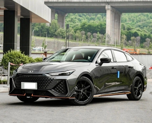 Limousine UNI-K Hot Energy Chinese Auto von Chang Prime ein 5-Sitzer Elektrofahrzeug