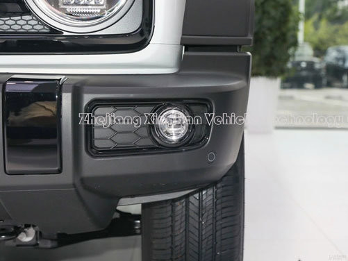 2024 Yk Motors Tank Direct Supply Kompakter SUV mit 5 Sitzen und mechanischem Bremssystem