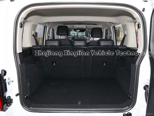 Great Wall Automobile 5 Tür 5 Sitz Kompakt SUV Benzin Auto Benzin Tank 300 1967 Ml