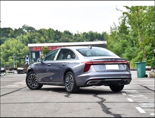 Sedan Hongqi H5 Car 2024 1.5t DCT Zhilian Qiyue Edition für ein reibungsloses Fahrerlebnis