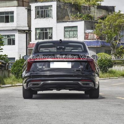Linkslenkende Hongqi H5 1,5 t 2,0 t Automatikgetriebe Limousine für 5 Sitzplätze