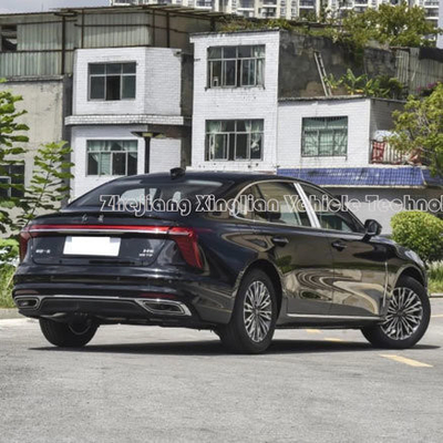 Linkslenkende Hongqi H5 1,5 t 2,0 t Automatikgetriebe Limousine für 5 Sitzplätze