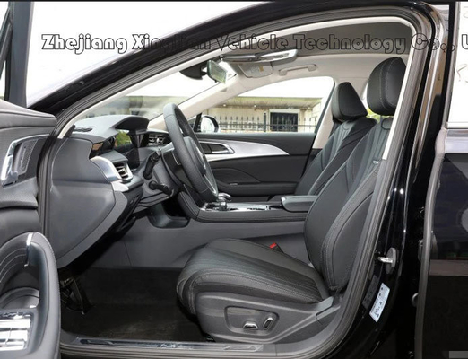 ISO14001 zertifiziert und 1,6-2,0L Hubraum Die Brennstofföl Hongqi H5 4-Wheeler Limousine