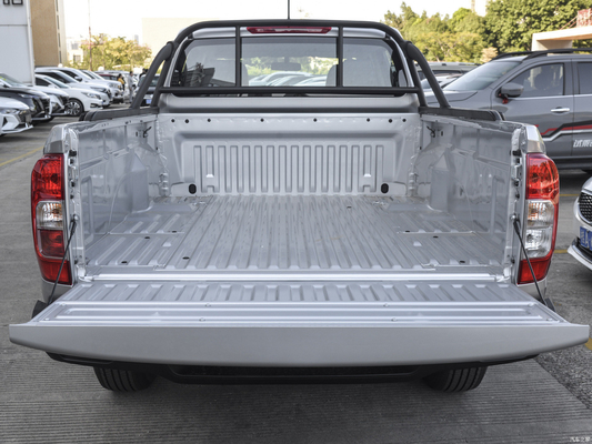 Geländefahrzeug 6 Diesel Doppelkabine Linkslenksantrieb 2WD Diesel Pickup mit gelbem Außenraum