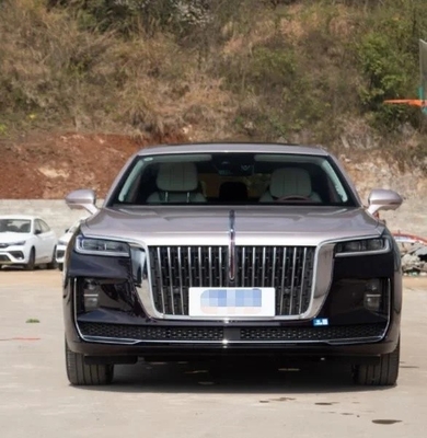 Energie-Elektroauto Hongqi E-HS9 6 Sitzplätze Weißes Vierradfahrzeug mit FWD-Antrieb