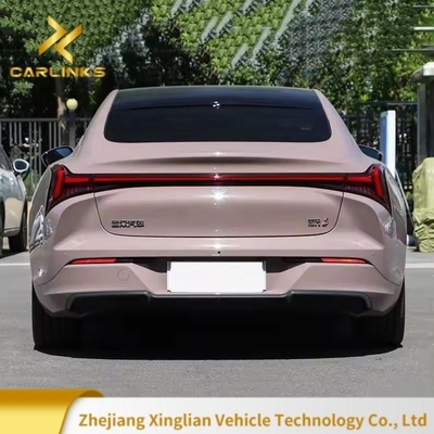 Nezha Aya 401 Lite Der Fünf-Sitzer-SUV mit maximaler Geschwindigkeit von 101 km und 5 Türen im Jahr 2023