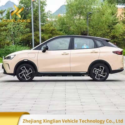 Nezha Aya 401 Lite Der Fünf-Sitzer-SUV mit maximaler Geschwindigkeit von 101 km und 5 Türen im Jahr 2023